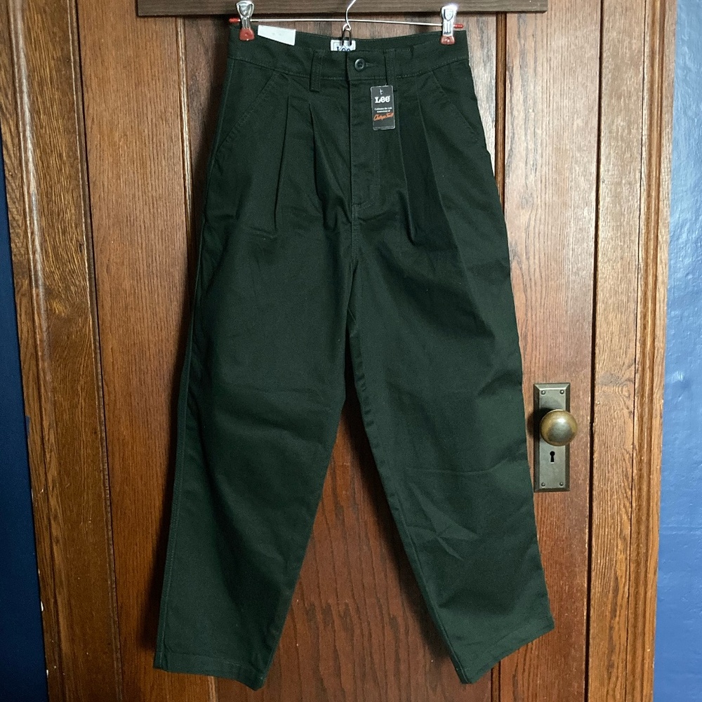 Lee Green High Rise Pleated Flood - Women's Size 26 - NEW WITH TAGS - Picture 2 of 9